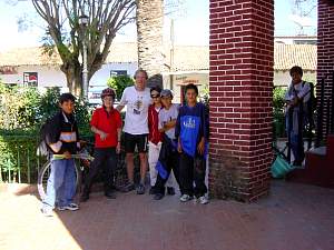 DSC02401 Helpers in Chiltepec plaza.jpg